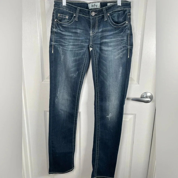 Daytrip By Buckle Leo Straight Stretch Jean - Women's Jeans in 26R - Picture 3 of 13